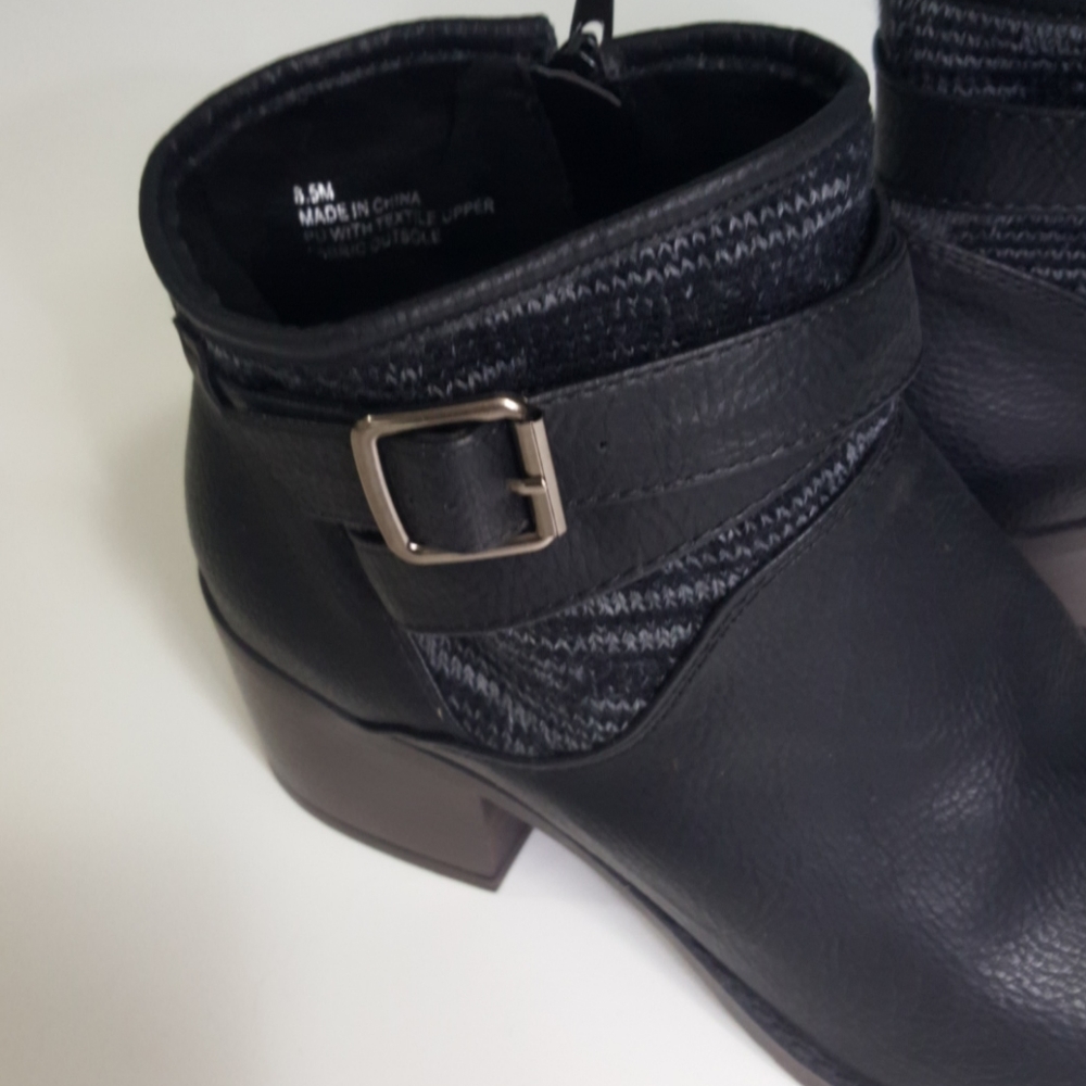 Mia - Picture 3 of 7